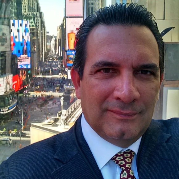 Meet your Posher, Carlos - Picture 1 of 1